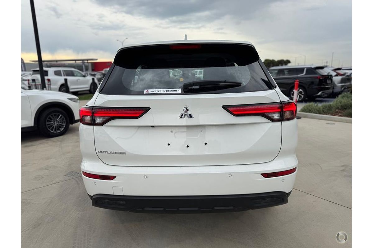 2025 Mitsubishi Outlander ES ZM