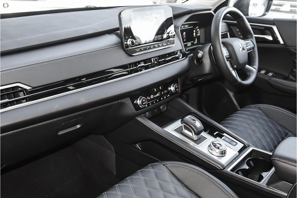 2024 Mitsubishi Outlander PHEV Exceed ZM
