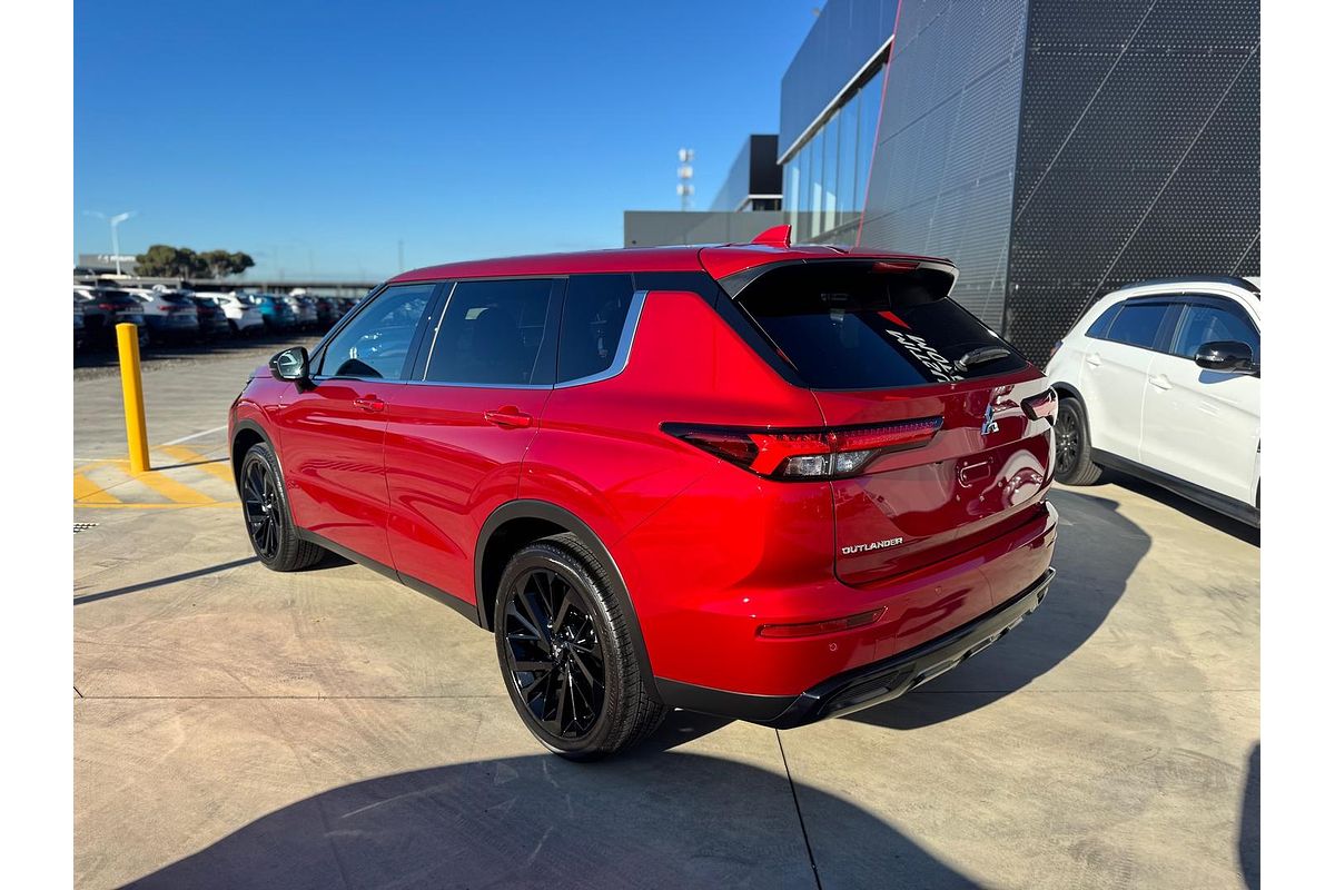 2024 Mitsubishi Outlander Black Edition ZM