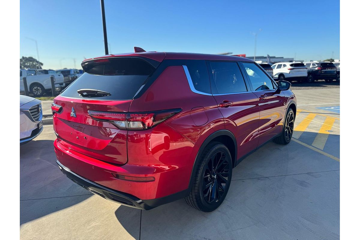 2024 Mitsubishi Outlander Black Edition ZM