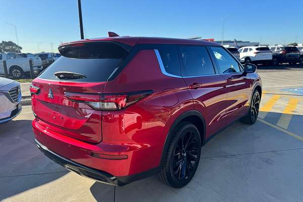 2024 Mitsubishi Outlander Black Edition ZM