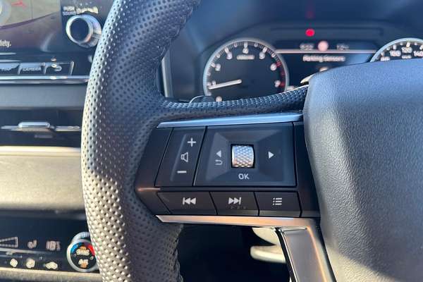 2024 Mitsubishi Outlander Black Edition ZM