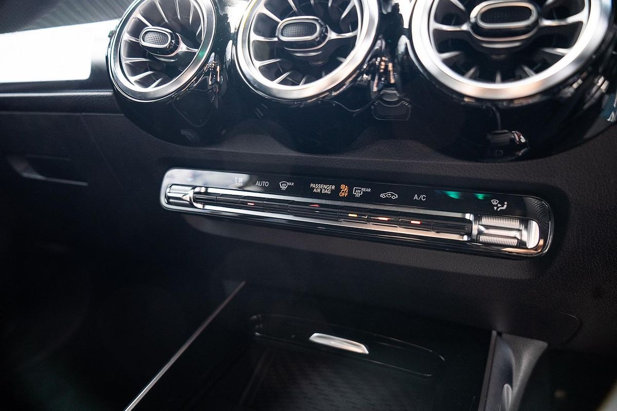 2023 Mercedes-Benz GLB-Class GLB200 X247