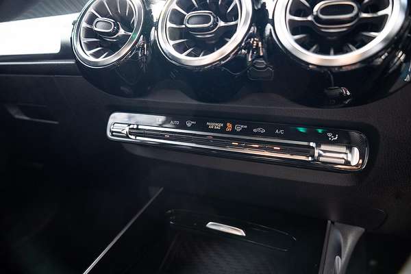 2023 Mercedes-Benz GLB-Class GLB200 X247