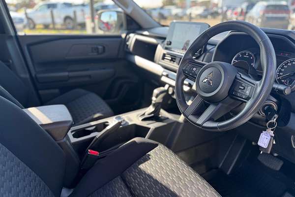 2024 Mitsubishi Triton GLX MV 4X4