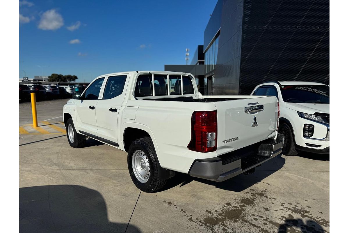 2024 Mitsubishi Triton GLX MV 4X4