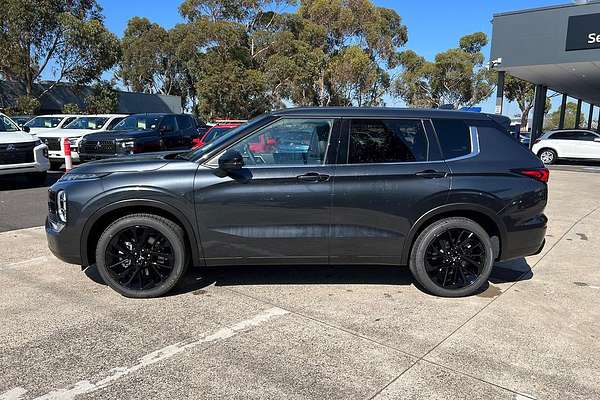 2025 Mitsubishi Outlander Black Edition ZM