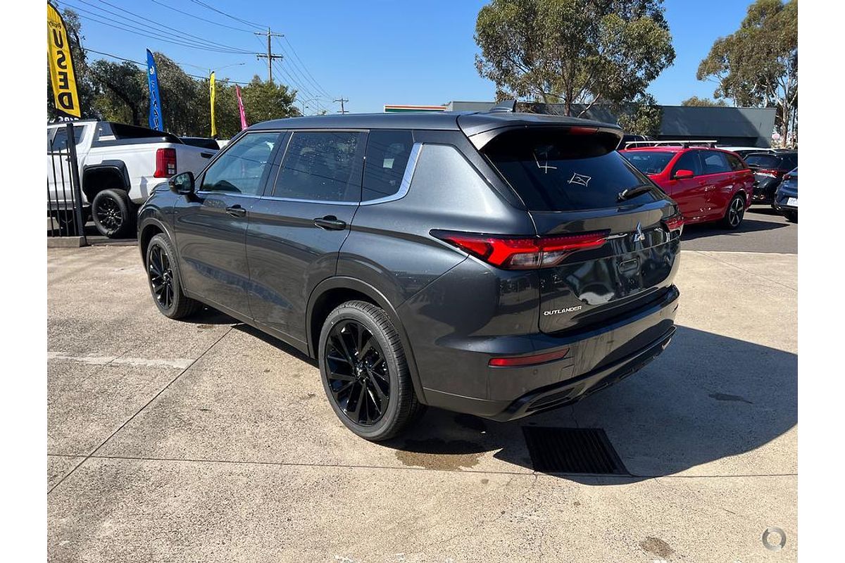 2025 Mitsubishi Outlander Black Edition ZM