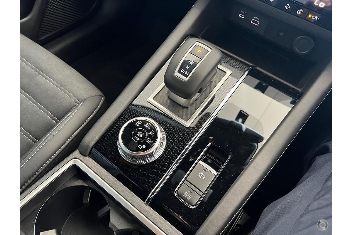 2025 Mitsubishi Outlander Black Edition ZM