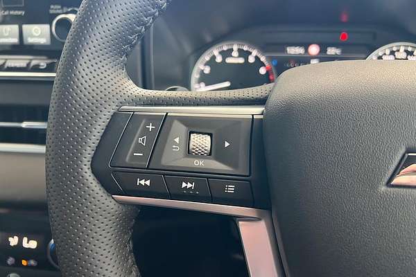 2025 Mitsubishi Outlander Black Edition ZM