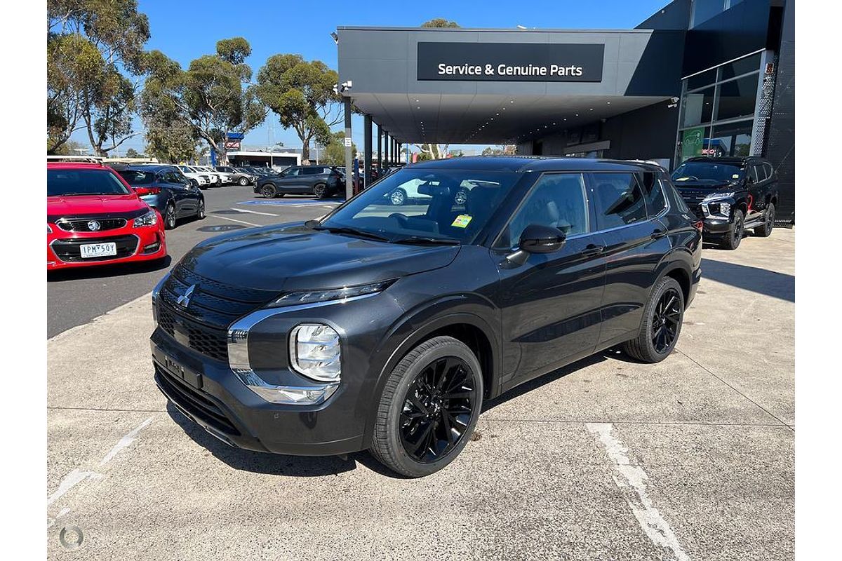2025 Mitsubishi Outlander Black Edition ZM