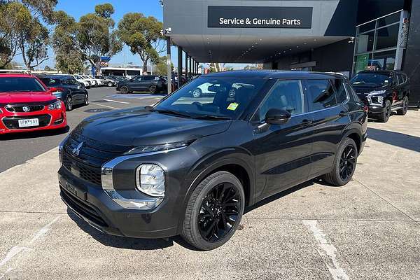 2025 Mitsubishi Outlander Black Edition ZM
