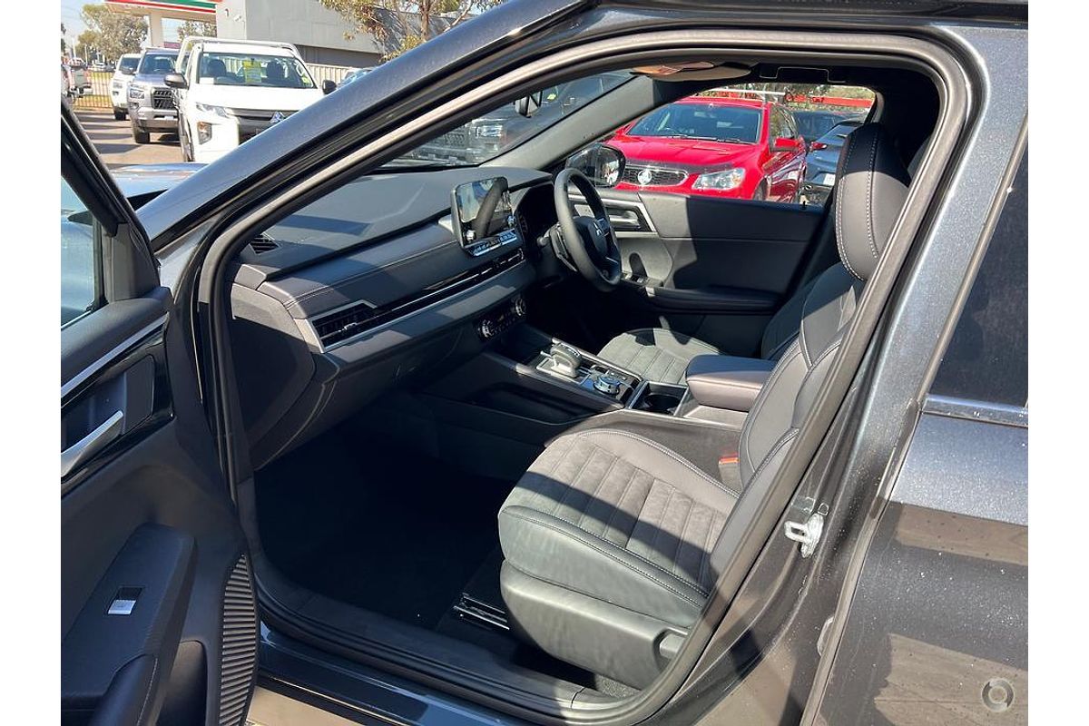 2025 Mitsubishi Outlander Black Edition ZM