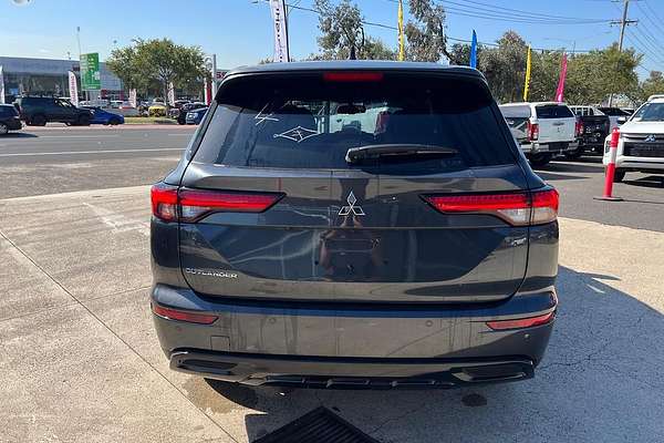 2025 Mitsubishi Outlander Black Edition ZM