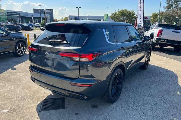2025 Mitsubishi Outlander Black Edition ZM