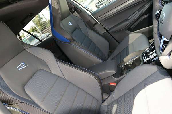 2024 Volkswagen Golf R 8