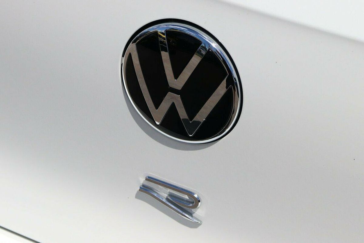 2024 Volkswagen Golf R 8