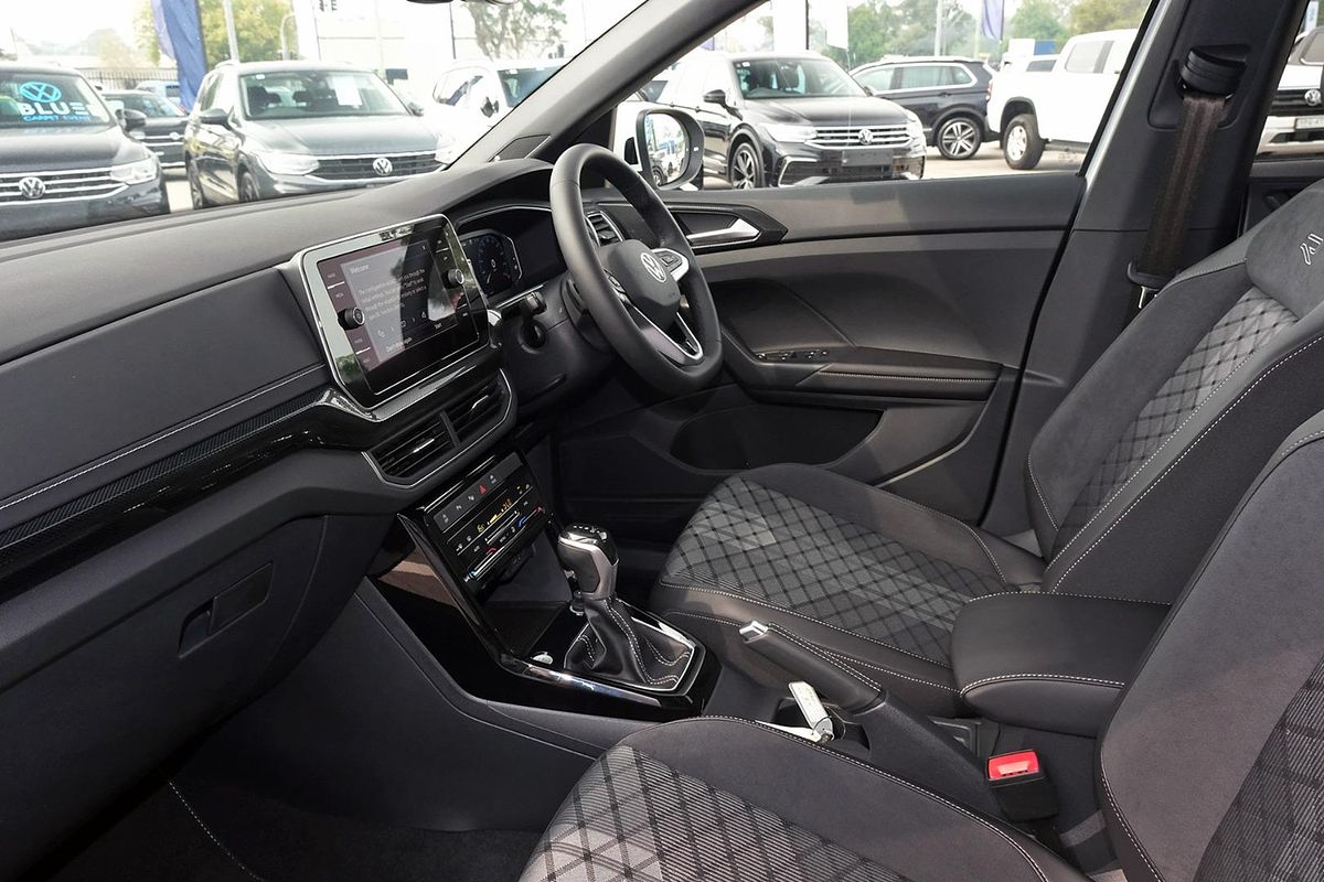 2024 Volkswagen T-Cross 85TSI R-Line D31