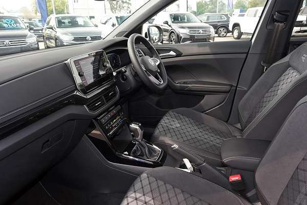 2024 Volkswagen T-Cross 85TSI R-Line D31