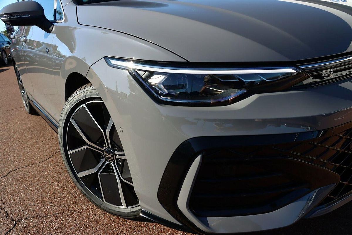 2025 Volkswagen Golf 110TSI R-Line 8.5