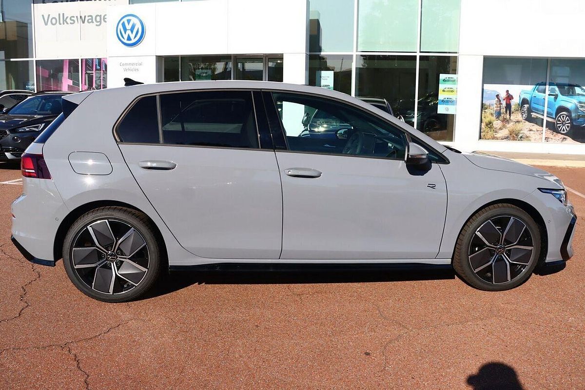2025 Volkswagen Golf 110TSI R-Line 8.5