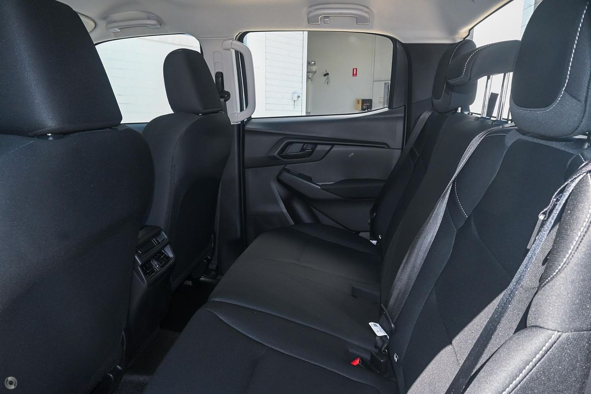 2025 Isuzu D-MAX SX 4X4