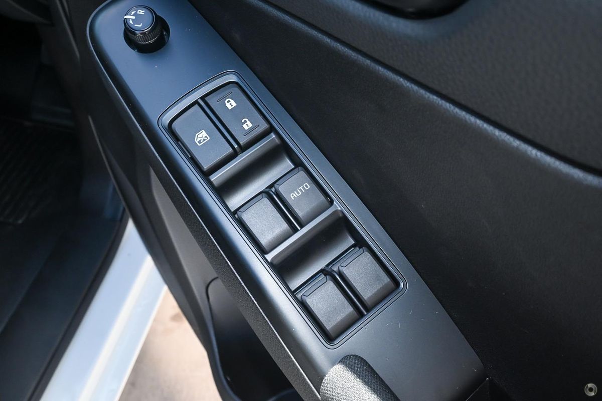 2025 Isuzu D-MAX SX 4X4