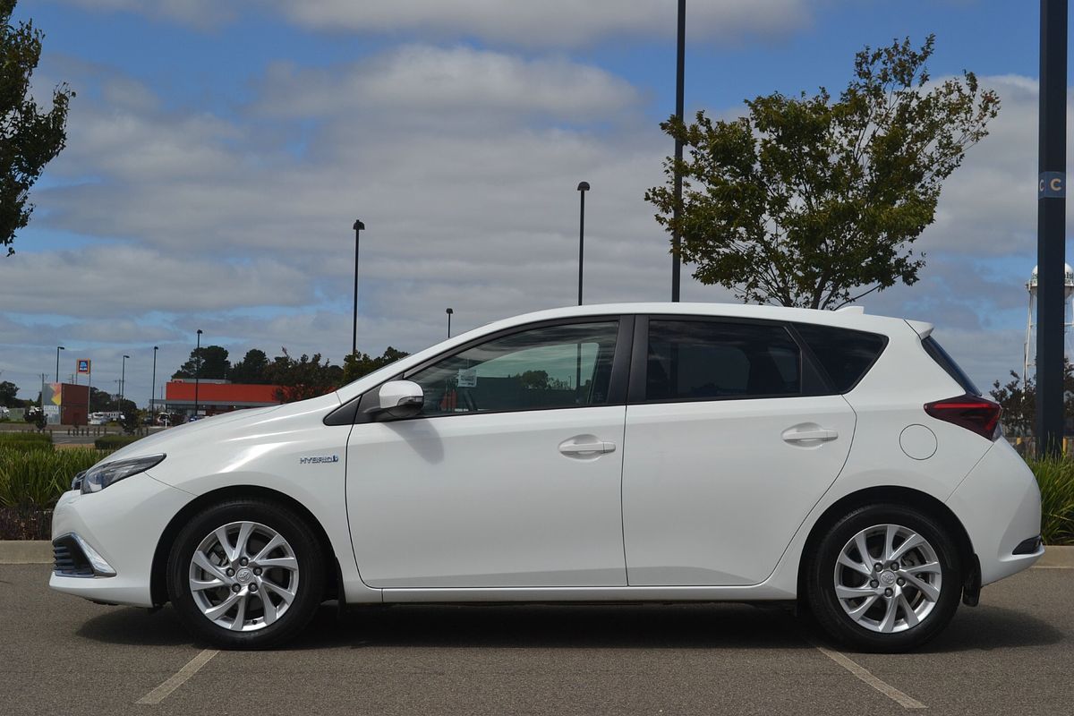 2016 Toyota Corolla Hybrid ZWE186R