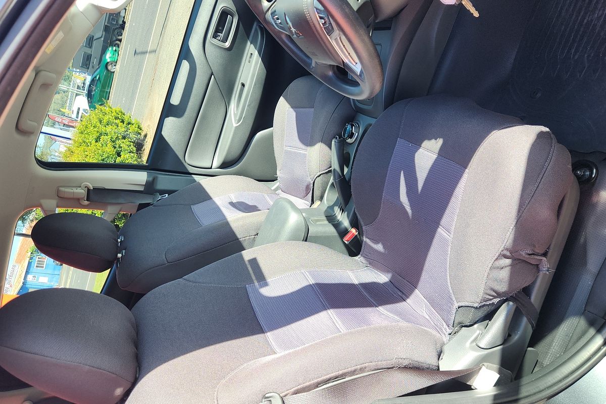 2020 Mitsubishi Triton GLX MR 4X4
