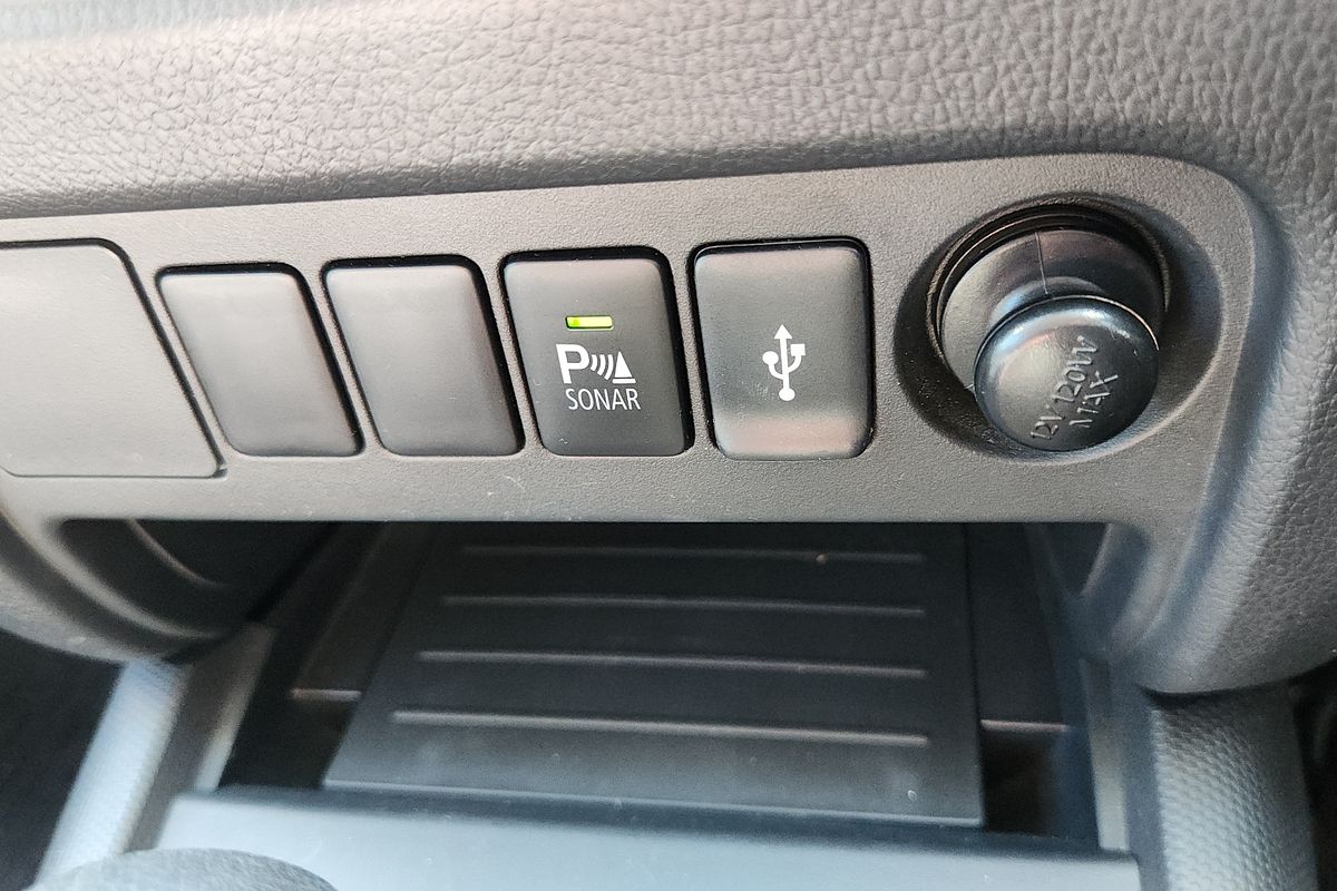 2020 Mitsubishi Triton GLX MR 4X4