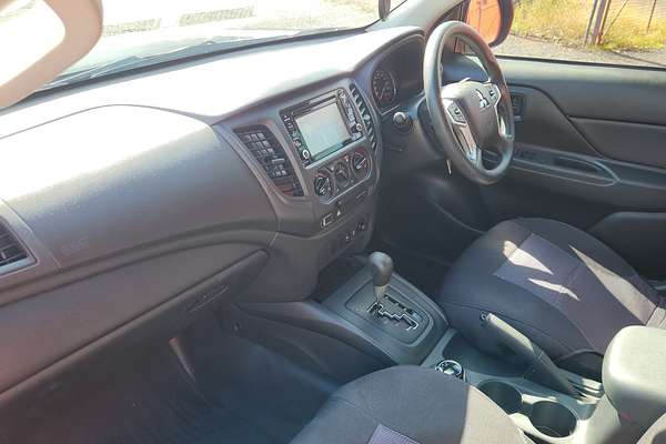 2020 Mitsubishi Triton GLX MR 4X4
