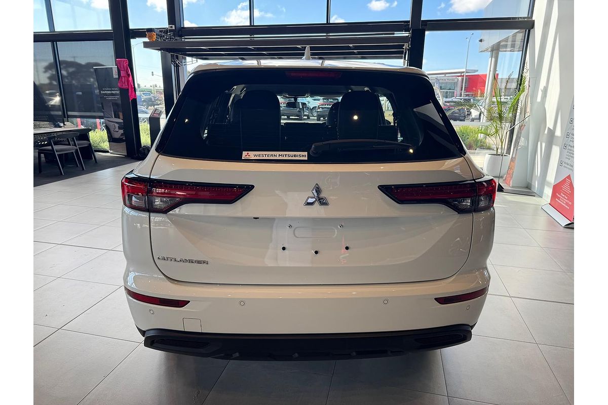 2024 Mitsubishi Outlander ES ZM
