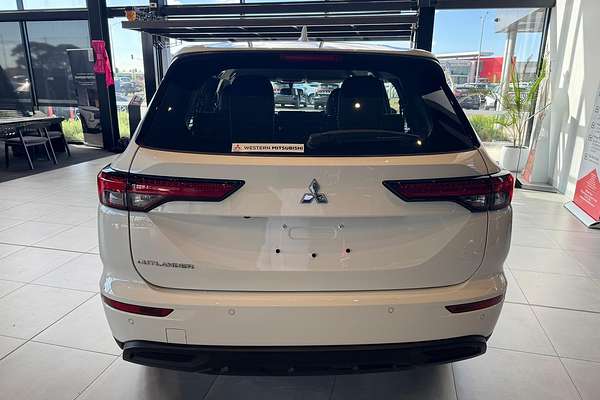 2024 Mitsubishi Outlander ES ZM