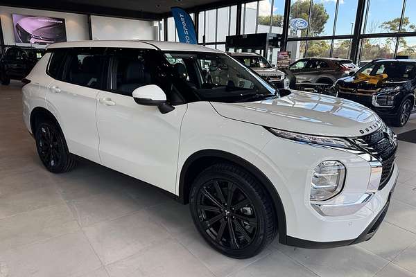 2024 Mitsubishi Outlander ES ZM