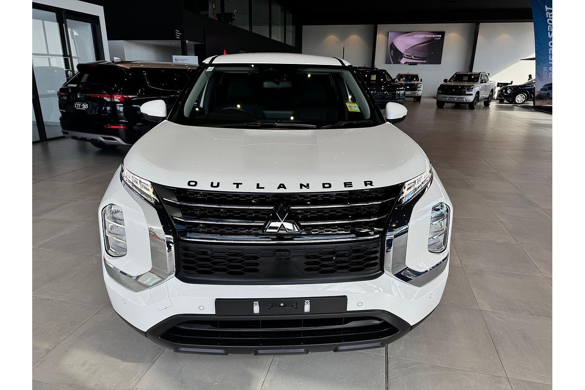 2024 Mitsubishi Outlander ES ZM