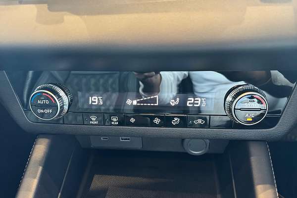 2024 Mitsubishi Outlander ES ZM