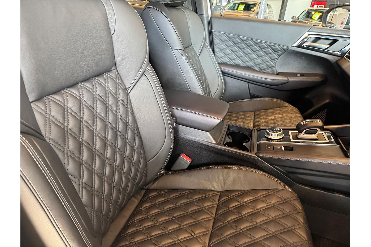2024 Mitsubishi Outlander ES ZM