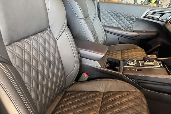 2024 Mitsubishi Outlander ES ZM