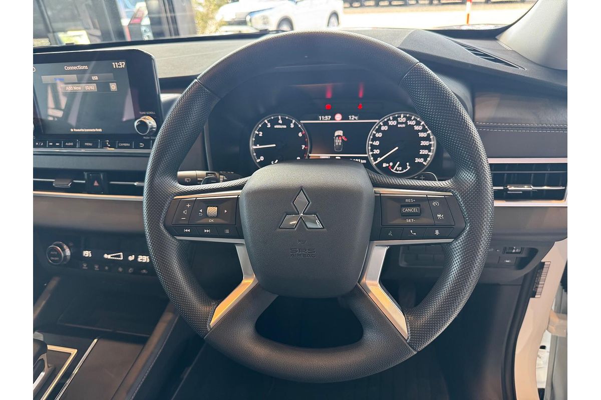 2024 Mitsubishi Outlander ES ZM
