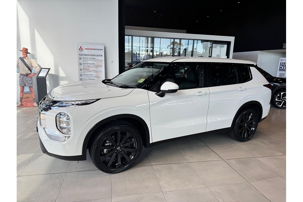 2024 Mitsubishi Outlander ES ZM