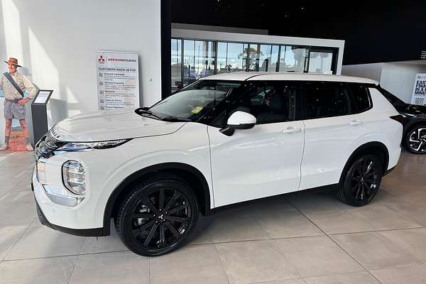 2024 Mitsubishi Outlander ES ZM