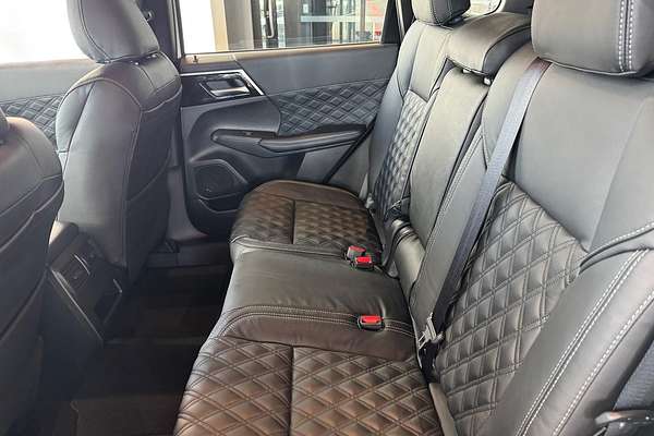 2024 Mitsubishi Outlander ES ZM