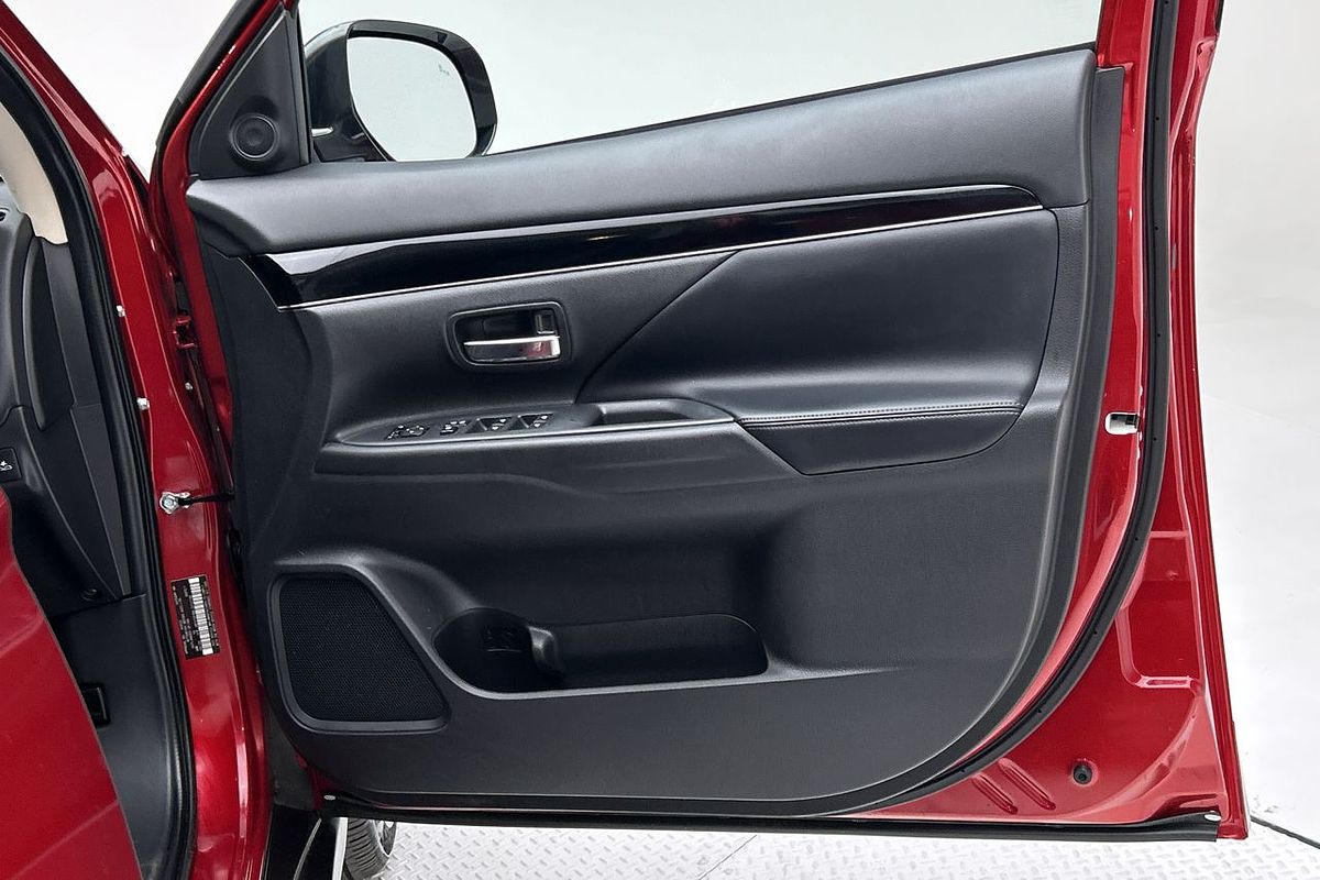 2020 Mitsubishi Outlander LS ZL