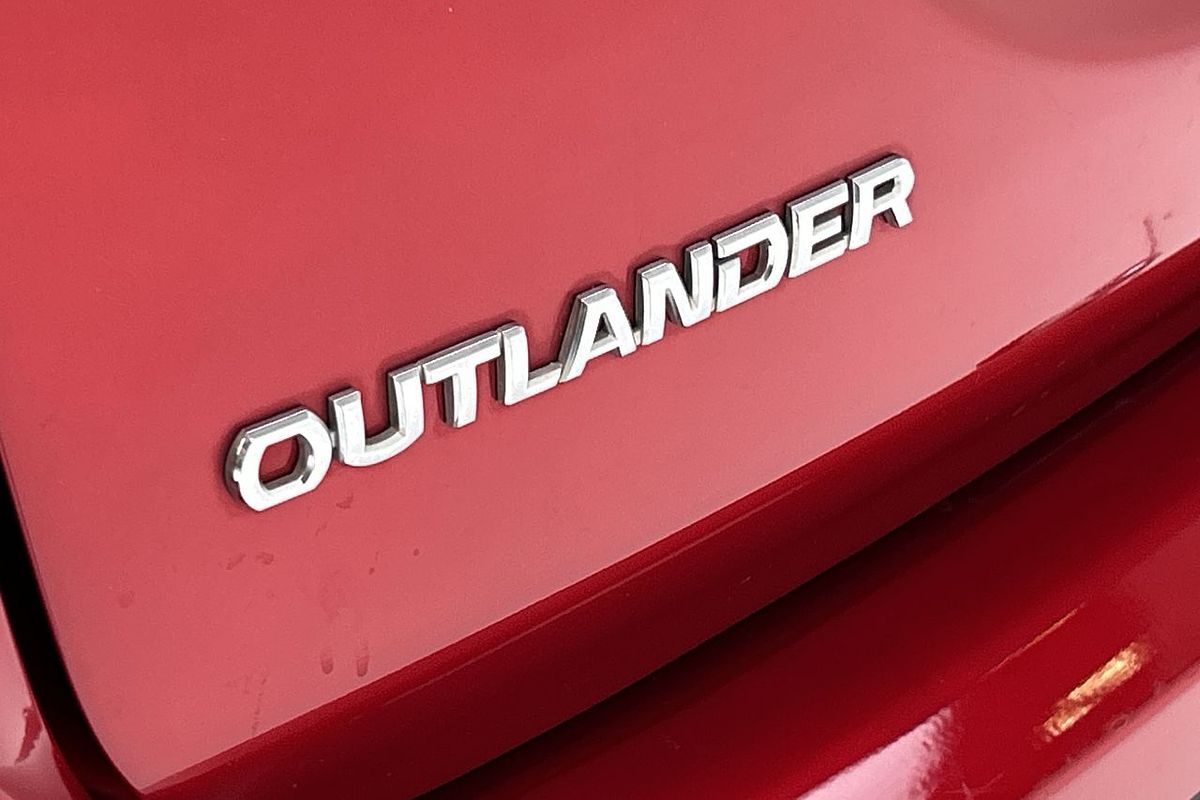 2020 Mitsubishi Outlander LS ZL
