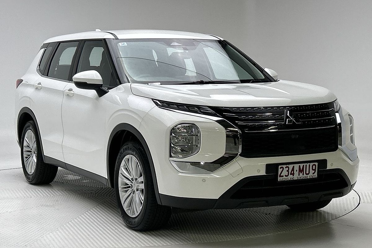 2024 Mitsubishi Outlander ES ZM