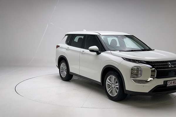 2024 Mitsubishi Outlander ES ZM