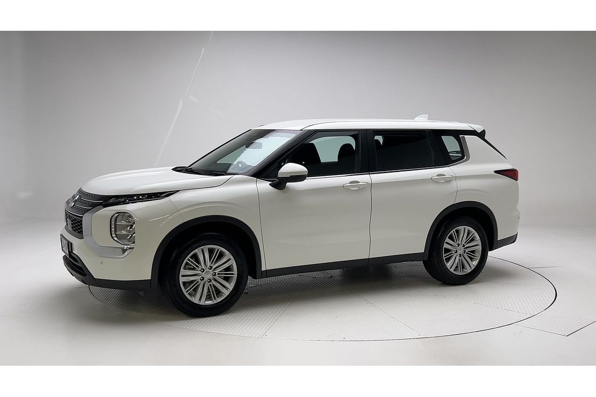 2024 Mitsubishi Outlander ES ZM
