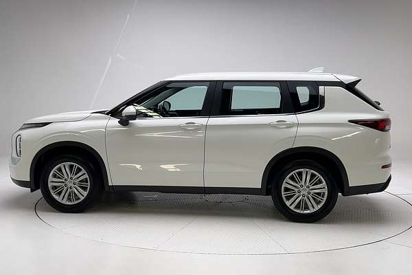 2024 Mitsubishi Outlander ES ZM