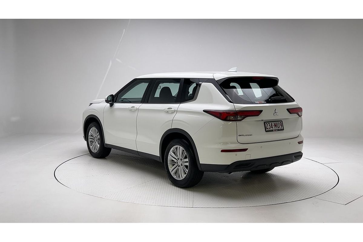 2024 Mitsubishi Outlander ES ZM