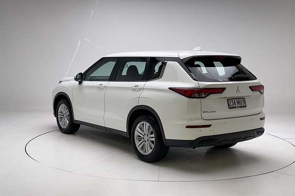2024 Mitsubishi Outlander ES ZM